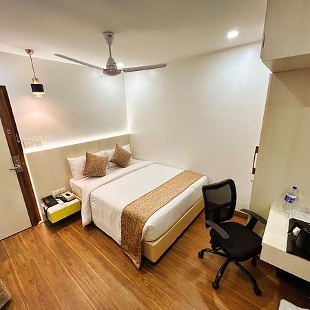 White House By Maxxvalue Service Apartments Bandra Mumbai Bagian luar foto