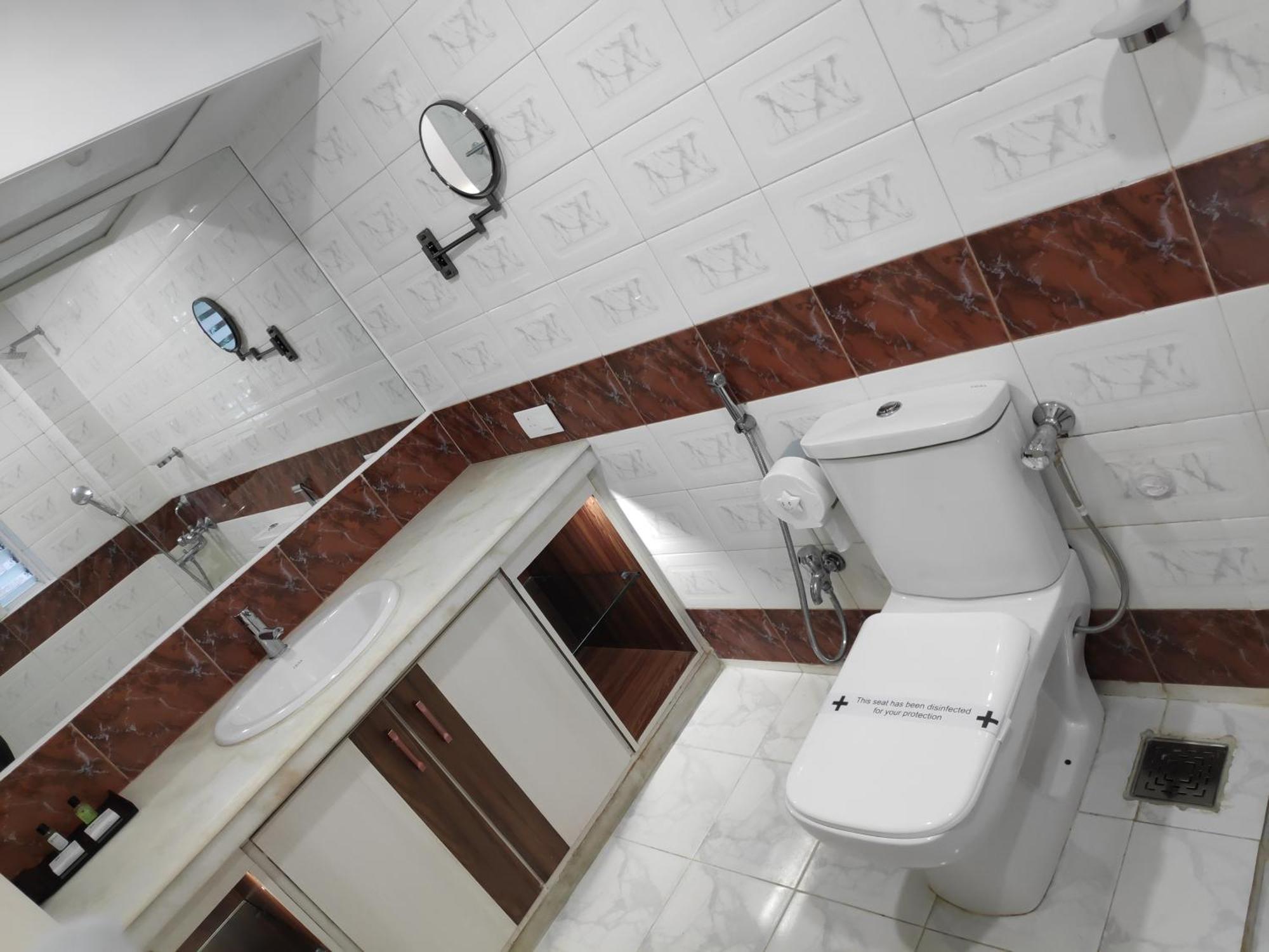 White House By Maxxvalue Service Apartments Bandra Mumbai Bagian luar foto