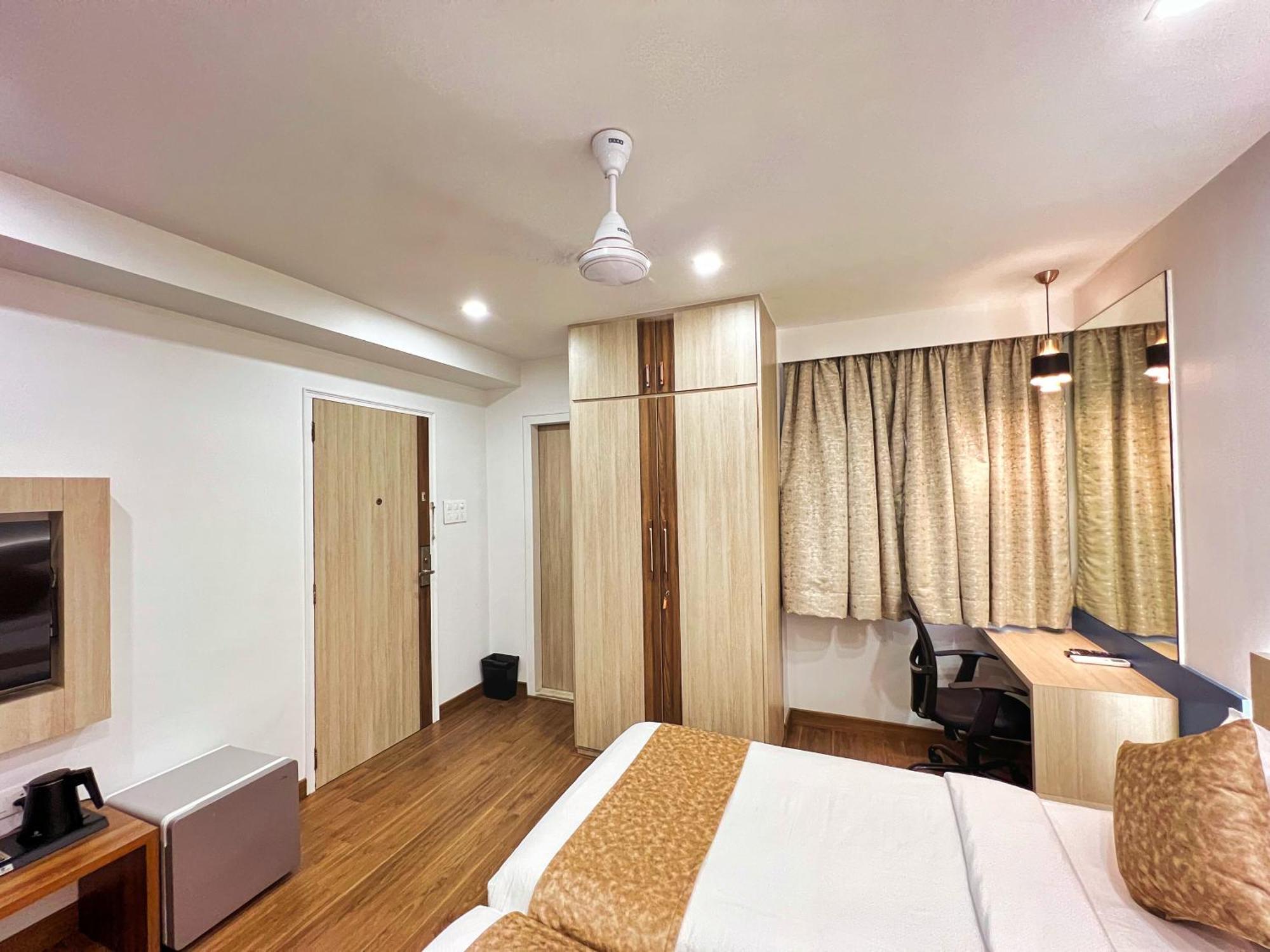 White House By Maxxvalue Service Apartments Bandra Mumbai Bagian luar foto