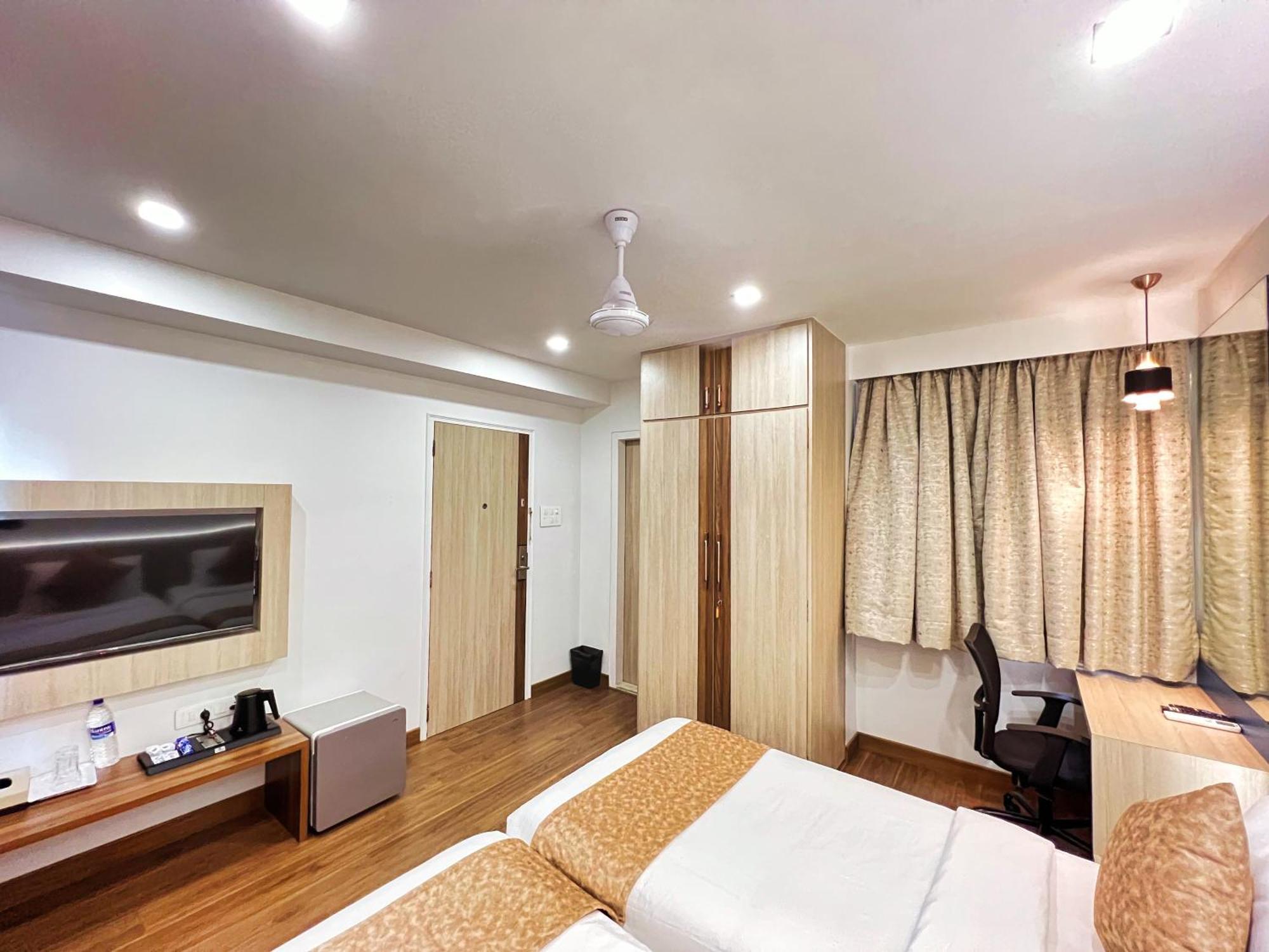 White House By Maxxvalue Service Apartments Bandra Mumbai Bagian luar foto