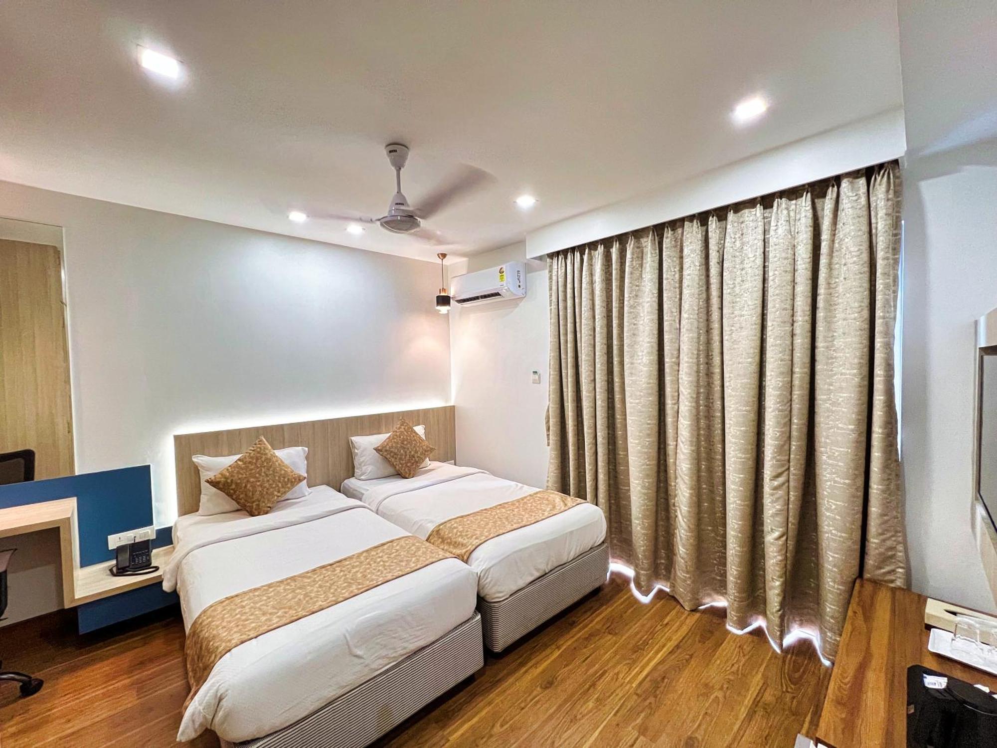 White House By Maxxvalue Service Apartments Bandra Mumbai Bagian luar foto