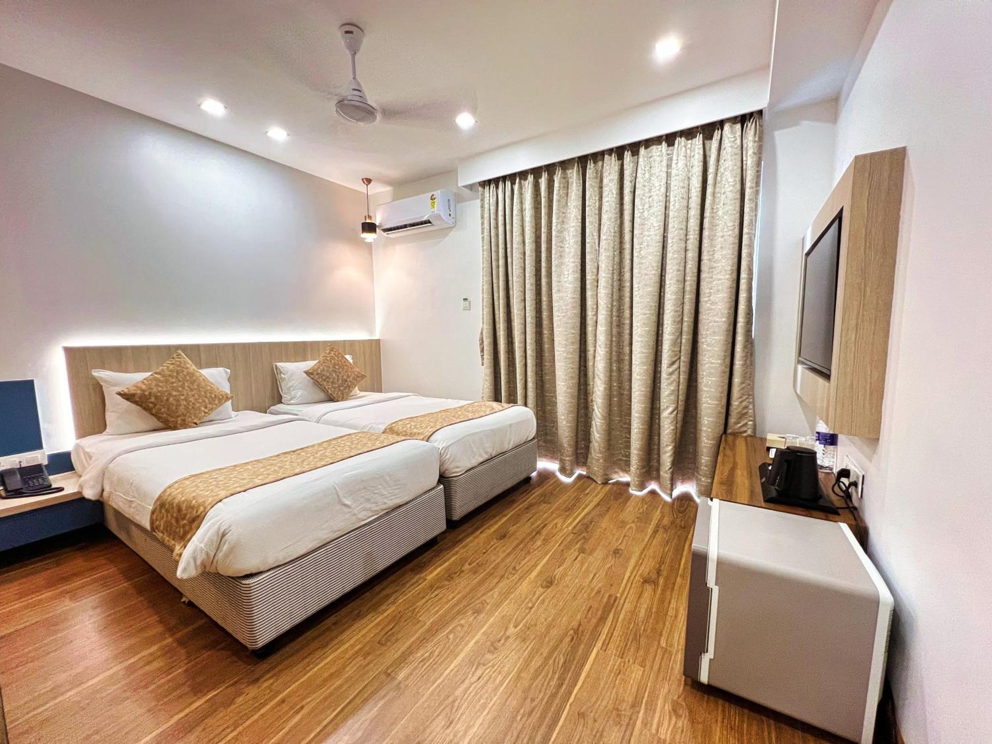 White House By Maxxvalue Service Apartments Bandra Mumbai Bagian luar foto