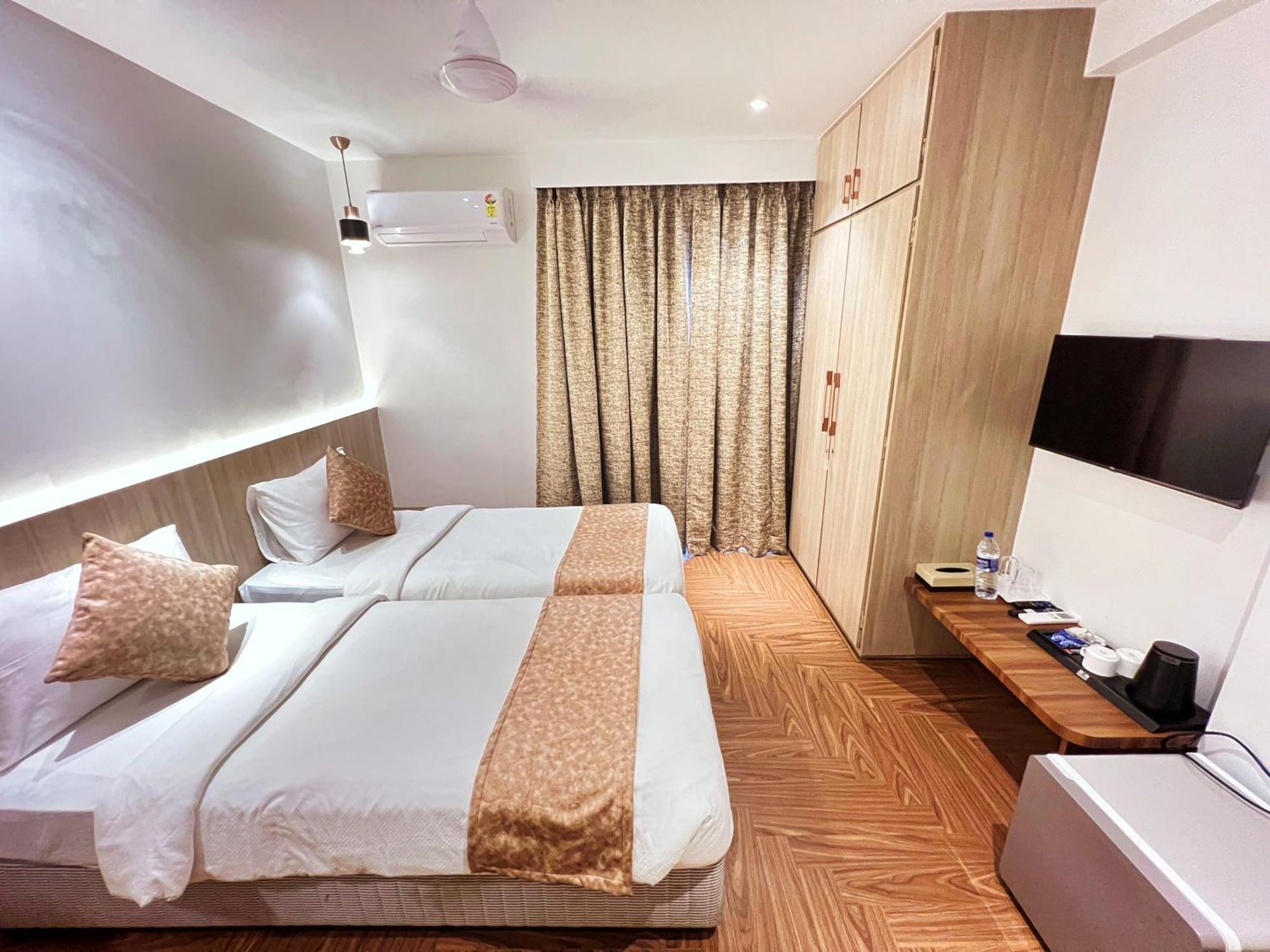 White House By Maxxvalue Service Apartments Bandra Mumbai Bagian luar foto