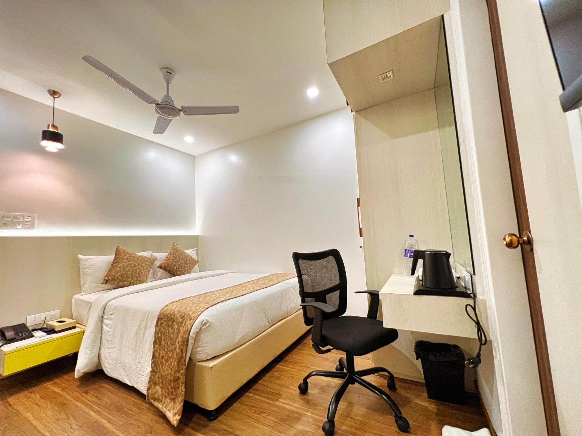 White House By Maxxvalue Service Apartments Bandra Mumbai Bagian luar foto